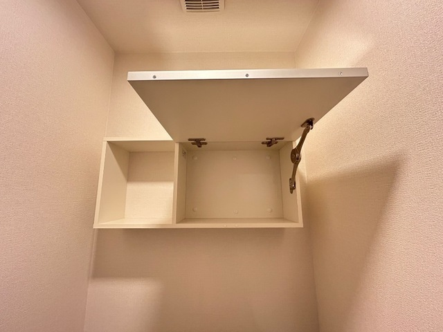 仲間町新築アパートＡ棟のトイレ|トイレ収納(イメージ)