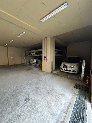 エル・フラット夙川霞町の駐車場