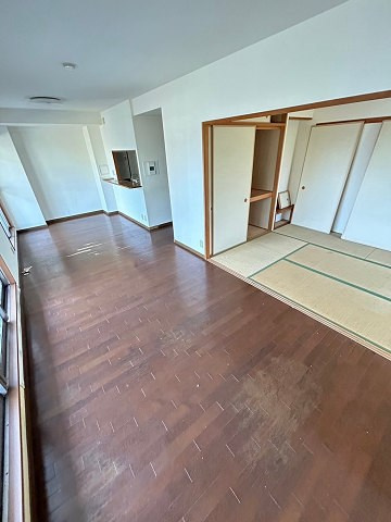エル・フラット夙川霞町の居間・リビング