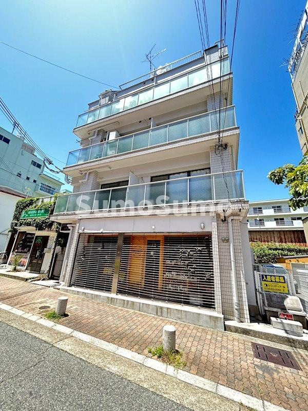 ロイヤルマロンハイツの外観