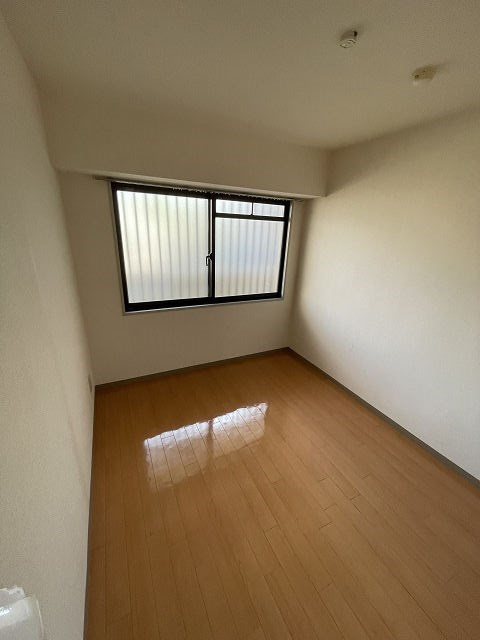 フレイグラント坂山の寝室