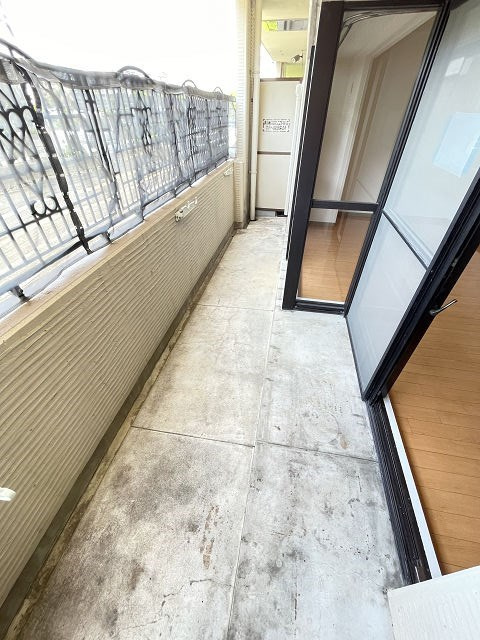 フレイグラント坂山のバルコニー