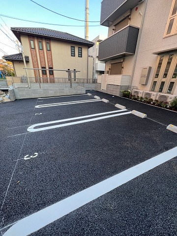 estrelaの駐車場|駐車場があるので、車を買う予定の方も安心です