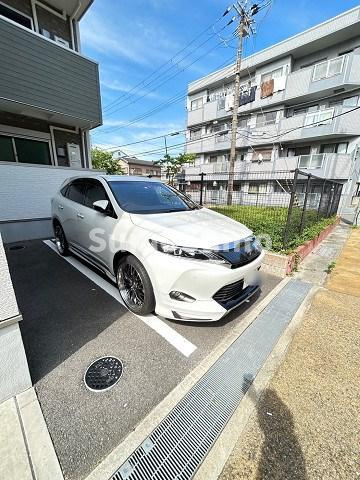 フジパレス西本町Ⅴ番館の駐車場|駐車場があるので、車を買う予定の方も安心です
