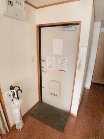 ソレイユ谷町の玄関