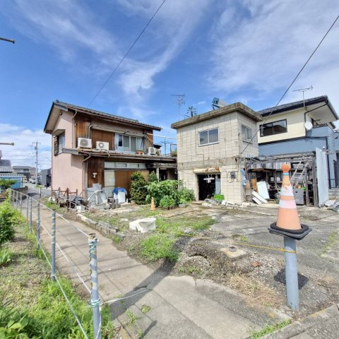 高崎市倉賀野町2216-4の前面道路含む現地写真
