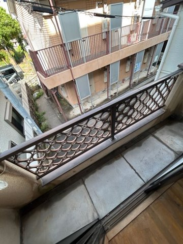今﨑邸貸家のバルコニー