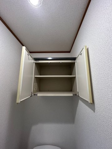 今﨑邸貸家の収納