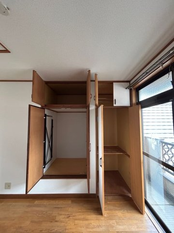 今﨑邸貸家の収納