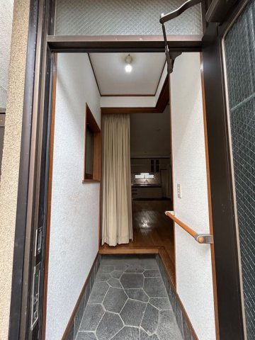 今﨑邸貸家の玄関