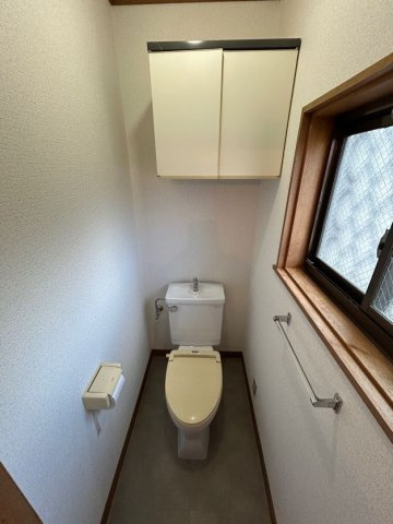 今﨑邸貸家のトイレ