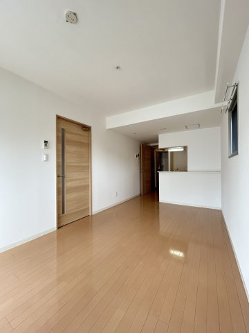 フロンティアコート堺筋本町(旧 ノーブルコート堺筋本町)の居間・リビング