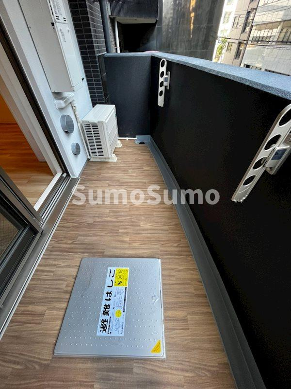 セレニテ堺筋本町リアンのバルコニー