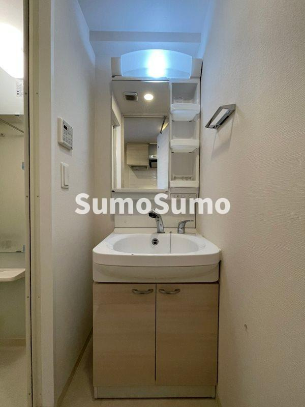 プライムアーバン御堂筋本町の洗面所