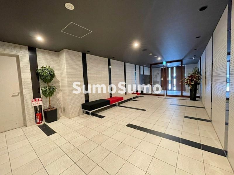 プライムアーバン御堂筋本町のロビー