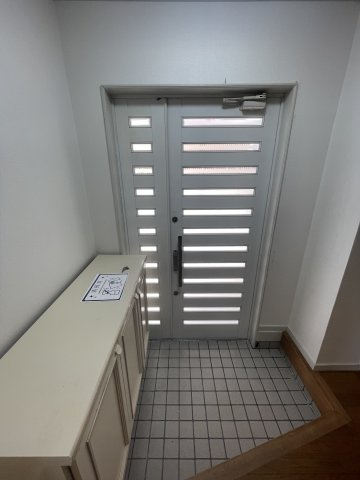松浦邸貸家の玄関