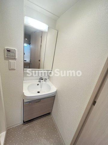 プレサンス塚本グランゲートの洗面所|使いやすい洗面所です