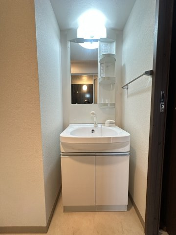 ウインステージ箱崎の独立洗面台