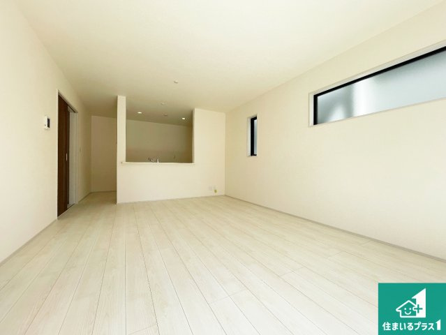 姫路市大津区長松　第4期　新築一戸建ての前面道路含む現地写真|周辺は落ち着いた街並みの住宅地！子育てがしやすい住環境です！まだ未完成ですが、現地でしかわからない事もございます。是非一度ご覧ください。