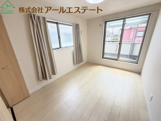 加古川市野口町良野　　中古戸建の洋室