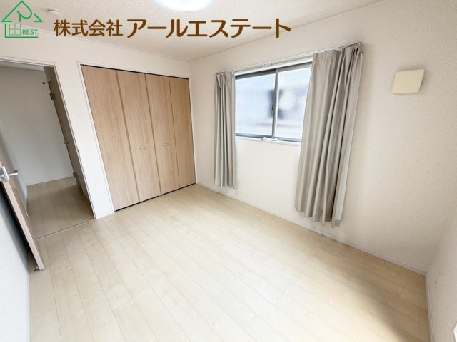 加古川市野口町良野　　中古戸建の洋室