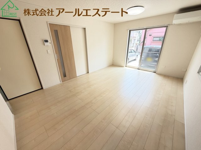 加古川市野口町良野　　中古戸建の居間・リビング