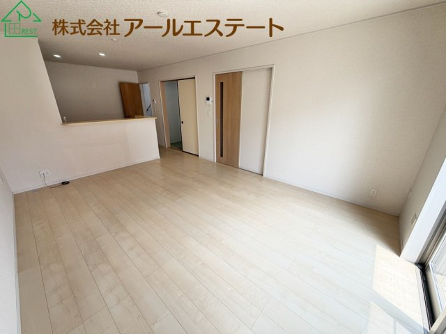 加古川市野口町良野　　中古戸建の居間・リビング