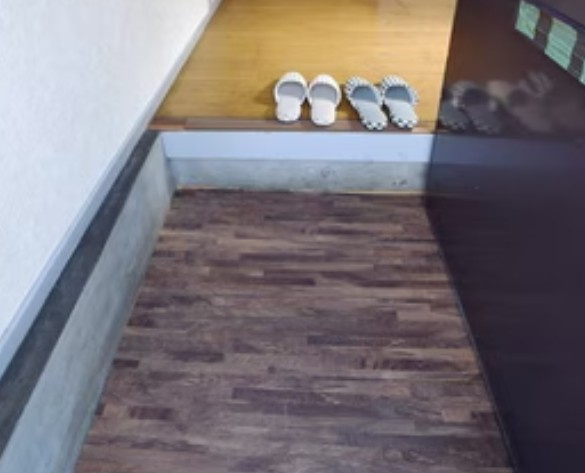 渡辺ハイツの玄関