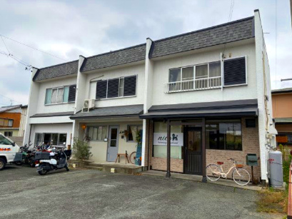 早出町店舗付き住居の外観