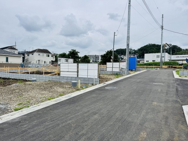 八王子市　小宮町　建築条件付き売地　４期の前面道路含む現地写真|～北西側5ｍ道路に面しています～