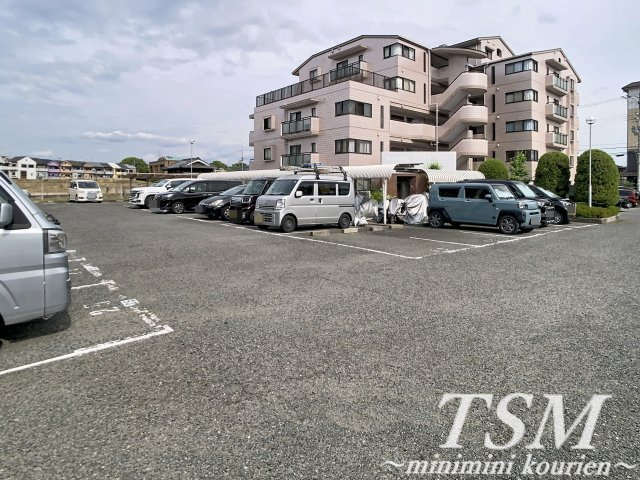 パープルソシアの駐車場