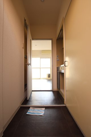 【玄関】 | フォンタル西板持A棟
