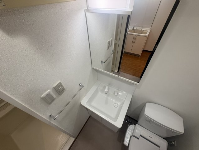 S-FORT江坂LIBERTSの独立洗面台