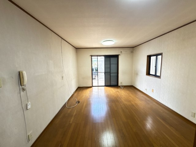 高石市西取石７丁　中古戸建の居間・リビング