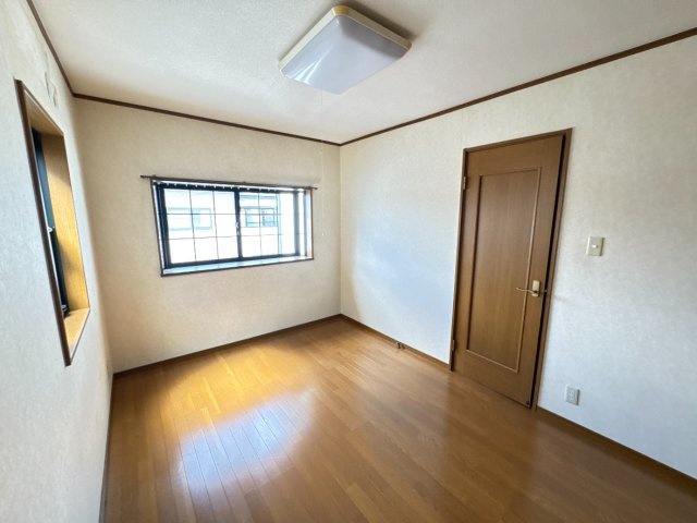 高石市西取石７丁　中古戸建の洋室