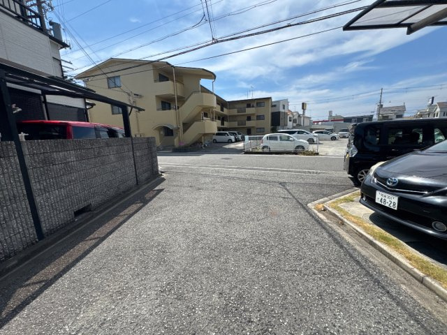 高石市西取石７丁　中古戸建の前面道路含む現地写真
