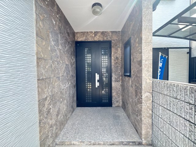 高石市西取石７丁　中古戸建のエントランス