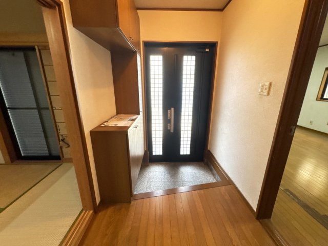 高石市西取石７丁　中古戸建の玄関