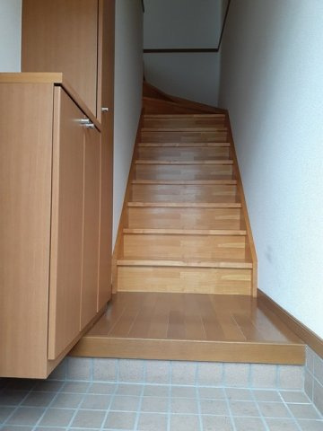 メゾン桃郷の玄関