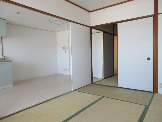 プレアール白水の和室