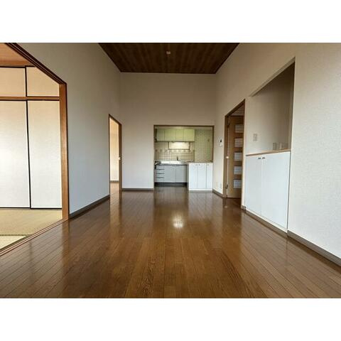 大和市福田４丁目の賃貸マンションの居間・リビング