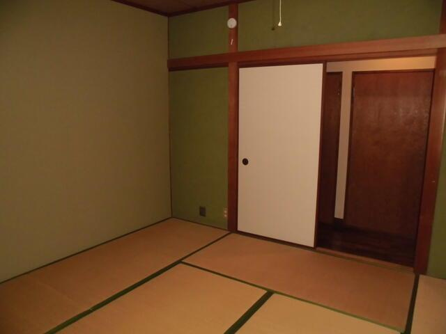 八代市古城町の中古一戸建の和室|１階中央和室