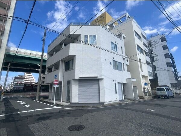ライフワンビルの外観