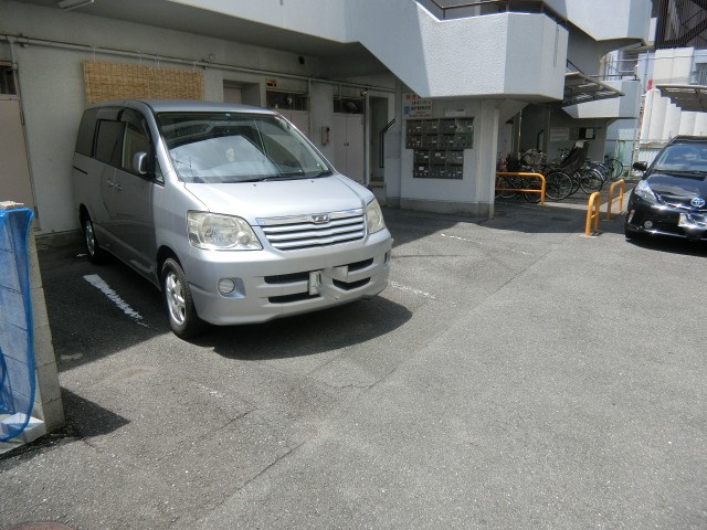 吉田マンション東雲パートIIの駐車場