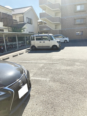 【駐車場】 | ルミエール湘南 | 平置き駐車場