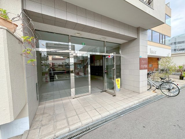 ハイツ東興のエントランス