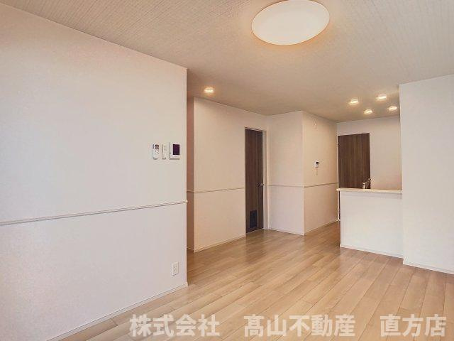 北九州市八幡西区馬場山緑のアパートの居間・リビング