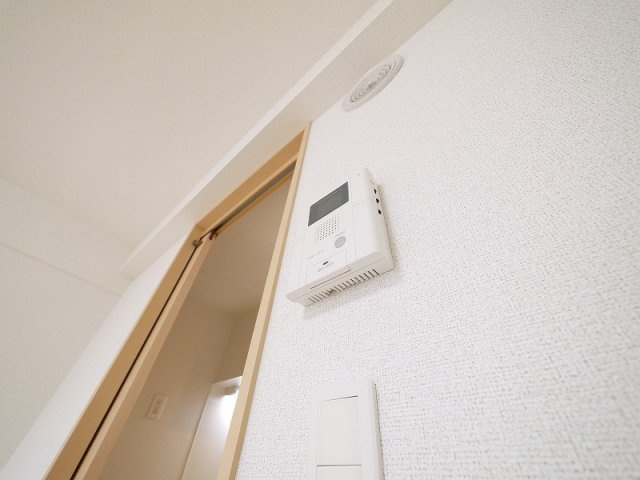 ベルオーブ　Ⅲのセキュリティ|お顔が見えるモニター付きインターホンで安心。