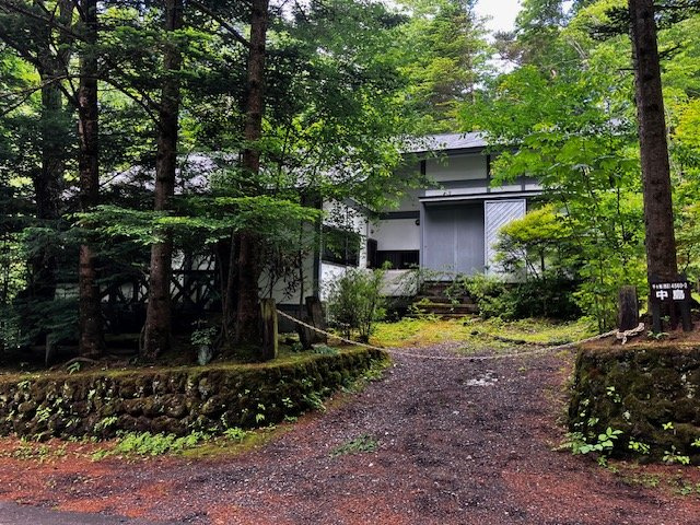 千ヶ滝別荘地西区 四季折々自然のグラデーションを愉しむ戸建の外観