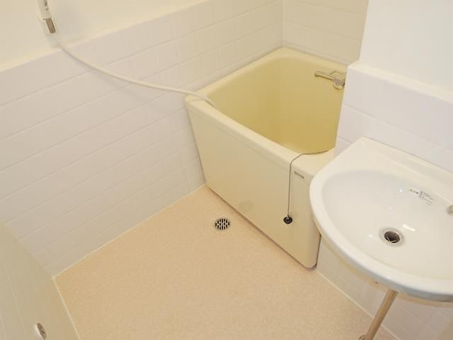 横浜市鶴見区生麦４丁目の賃貸マンションの浴室